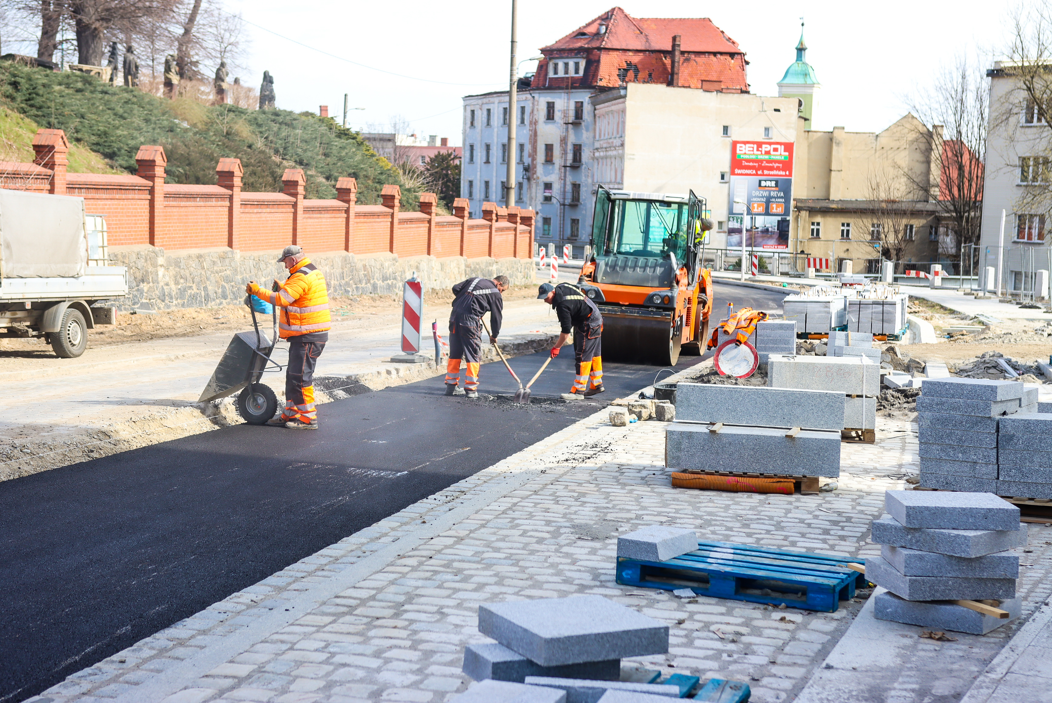 Przebudowa al. Niepodległości